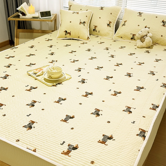 91家纺网 家纺一手货源 找家纺 拾小柒 2025年新款夹棉防滑床盖绗缝褥子床垫保护垫 糯糯棉-香肠狗