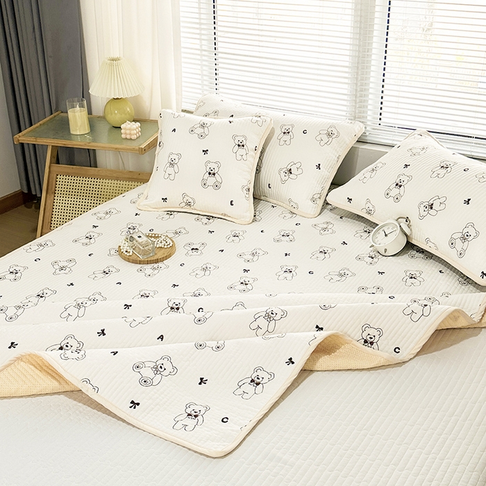 91家纺网 家纺一手货源 找家纺 拾小柒 2025年新款夹棉防滑床盖绗缝褥子床垫保护垫 糯糯棉-天使熊