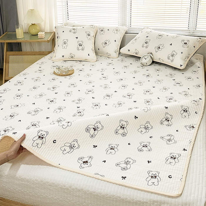 91家纺网 家纺一手货源 找家纺 拾小柒 2025年新款夹棉防滑床盖绗缝褥子床垫保护垫 糯糯棉-天使熊