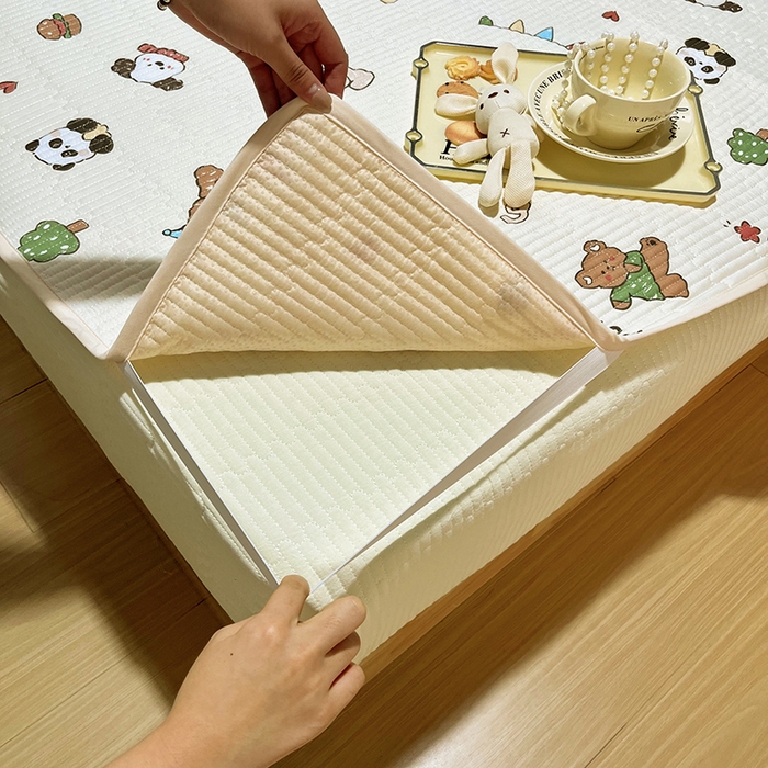 91家纺网 家纺一手货源 找家纺 拾小柒 2025年新款夹棉防滑床盖绗缝褥子床垫保护垫 糯糯棉-马戏团