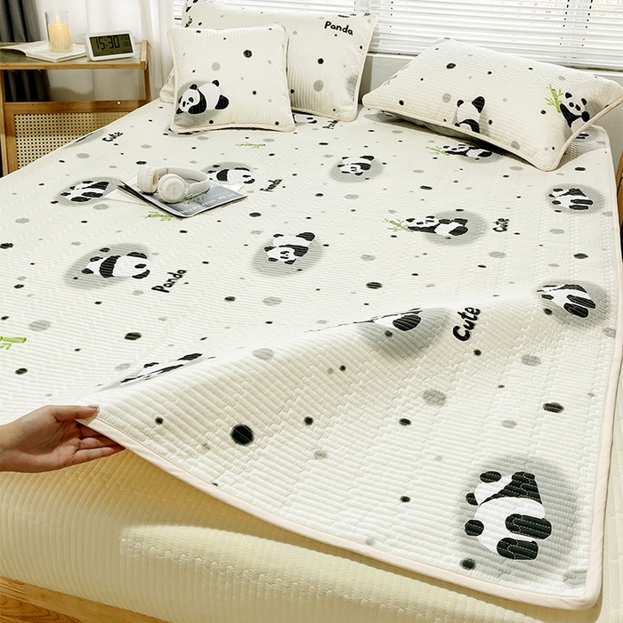 91家纺网 家纺一手货源 找家纺 拾小柒 2025年新款夹棉防滑床盖绗缝褥子床垫保护垫 糯糯棉-竹子熊猫