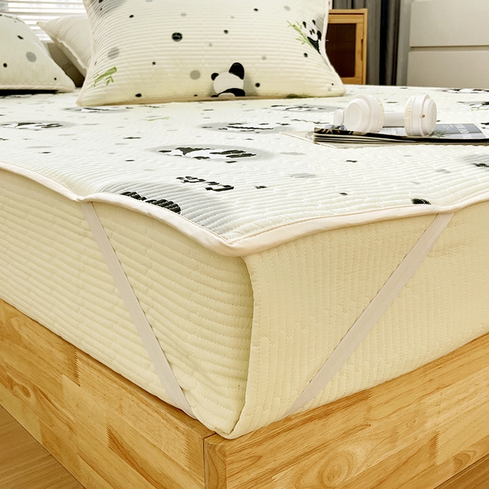 91家纺网 家纺一手货源 找家纺 拾小柒 2025年新款夹棉防滑床盖绗缝褥子床垫保护垫 糯糯棉-竹子熊猫