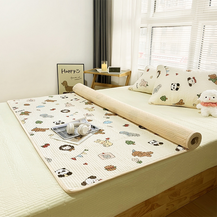 91家纺网 家纺一手货源 找家纺 拾小柒 2025年新款夹棉防滑床盖绗缝褥子床垫保护垫 糯糯棉-马戏团