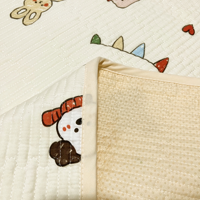 91家纺网 家纺一手货源 找家纺 拾小柒 2025年新款夹棉防滑床盖绗缝褥子床垫保护垫 糯糯棉-马戏团