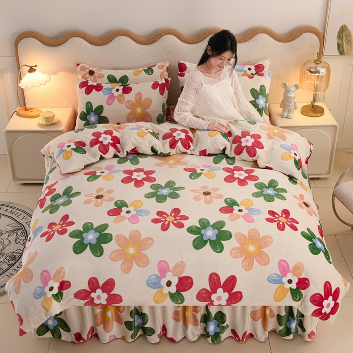 圣楚家纺 2025新款牛奶绒床裙款四件套 花花世界