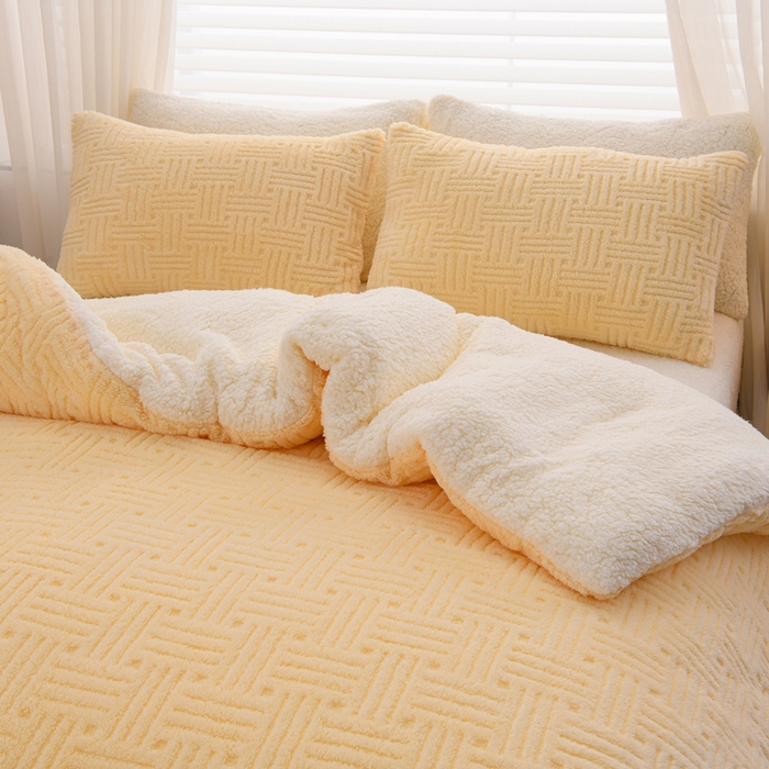 91家纺网 家纺一手货源 找家纺 （总）圣楚家纺 2025新款塔芙绒羊羔绒冬被被子被芯