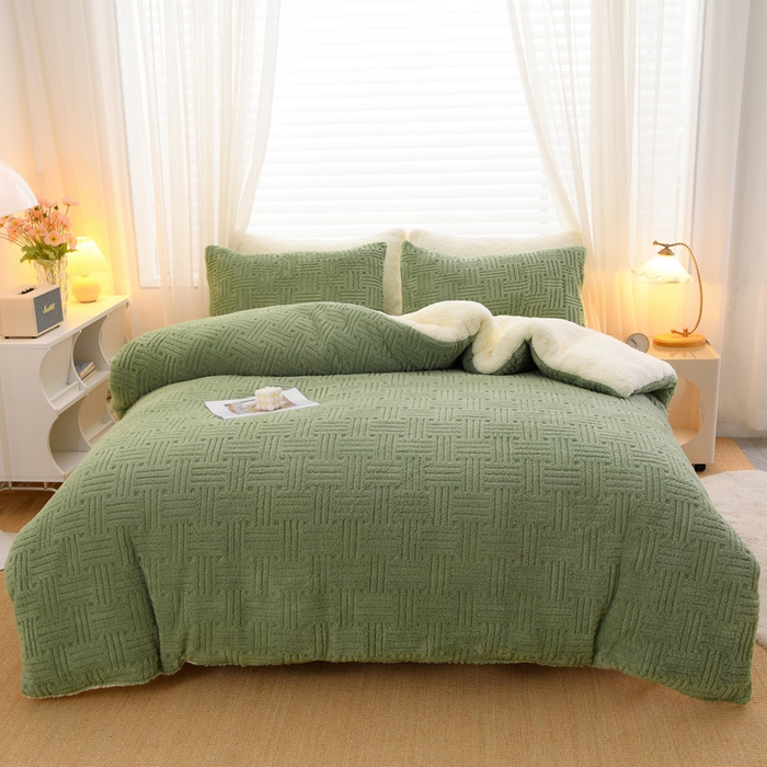 91家纺网 家纺一手货源 找家纺 圣楚家纺 2025新款塔芙绒羊羔绒冬被被子被芯 抹茶