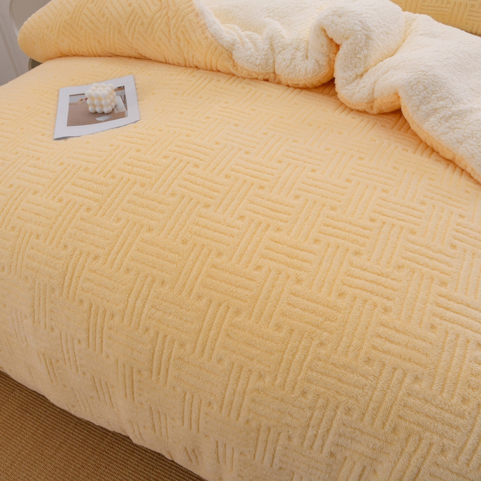 91家纺网 家纺一手货源 找家纺 圣楚家纺 2025新款塔芙绒羊羔绒冬被被子被芯 奶黄