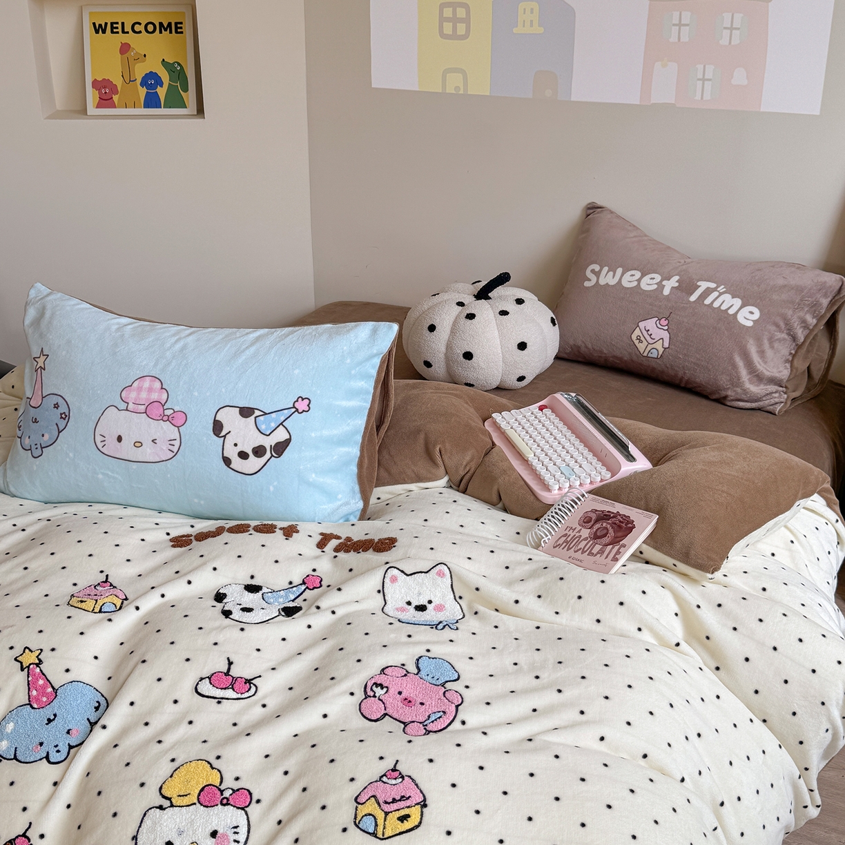 91家纺网 家纺一手货源 找家纺 美乐迪家纺 2025新款牛奶绒卡通绣花四件套 甜趣卡通