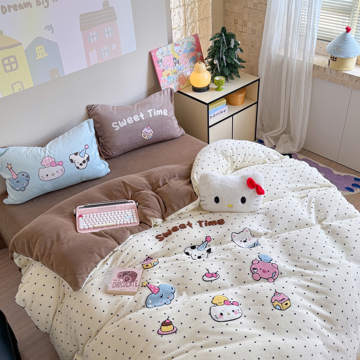 91家纺网 家纺一手货源 找家纺 美乐迪家纺 2025新款牛奶绒卡通绣花四件套 甜趣卡通