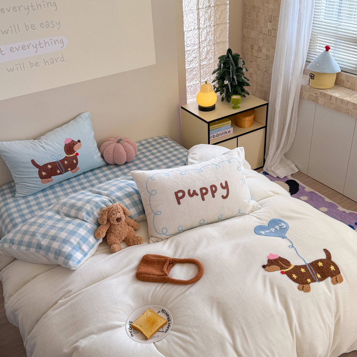 91家纺网 家纺一手货源 找家纺 美乐迪家纺 2025新款牛奶绒卡通绣花四件套 气球腊肠狗