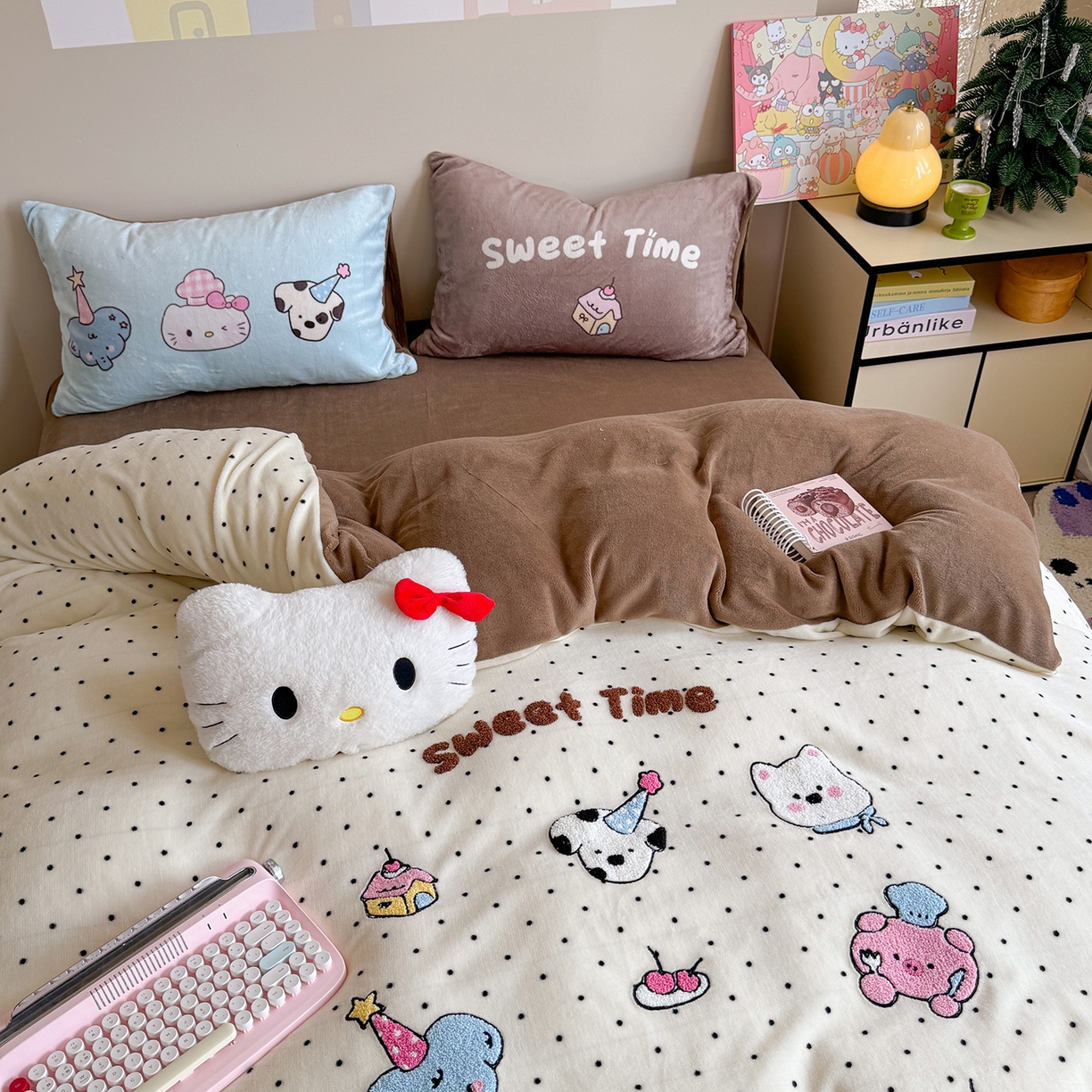 91家纺网 家纺一手货源 找家纺 美乐迪家纺 2025新款牛奶绒卡通绣花四件套 甜趣卡通