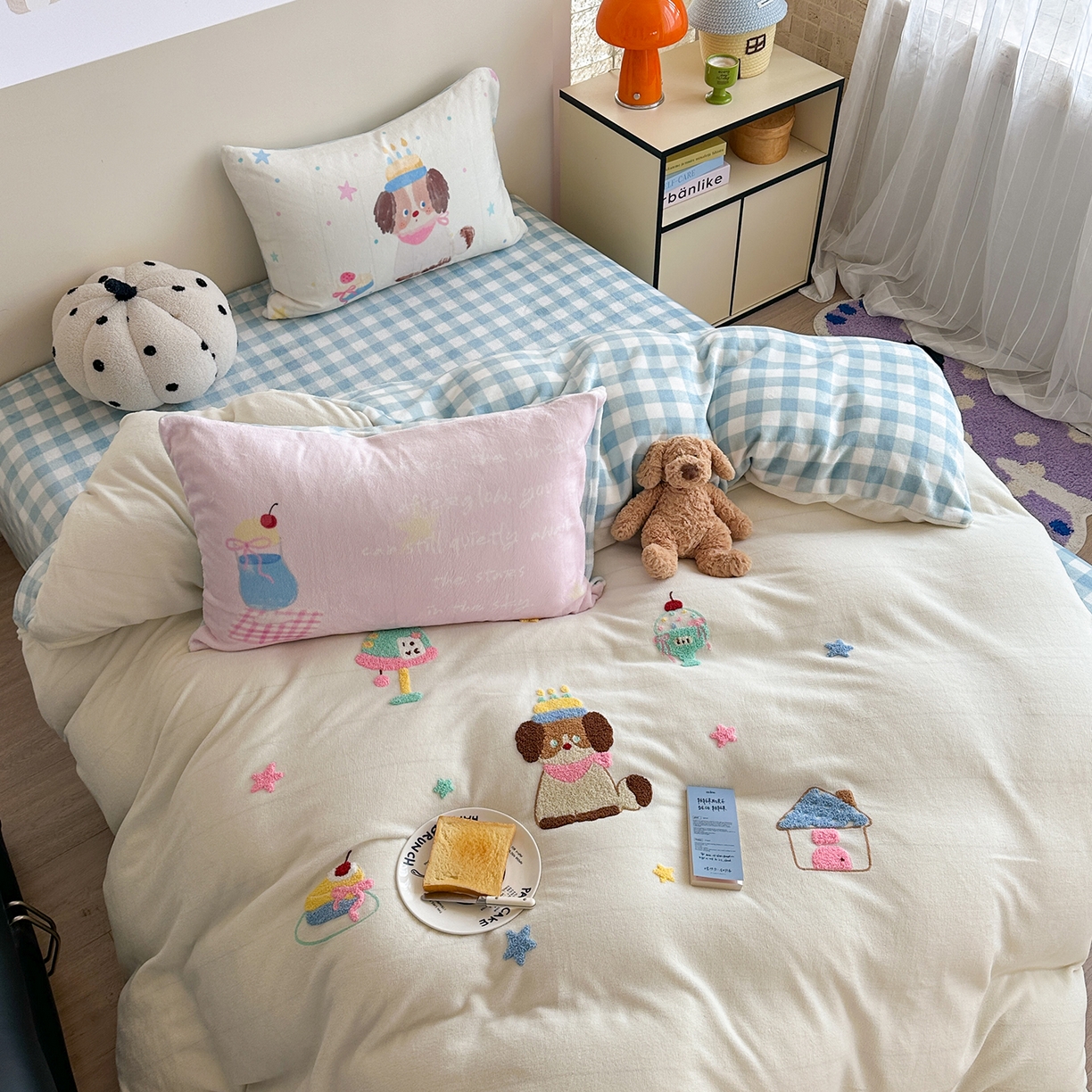 91家纺网 家纺一手货源 找家纺 美乐迪家纺 2025新款牛奶绒卡通绣花四件套 小狗的世界