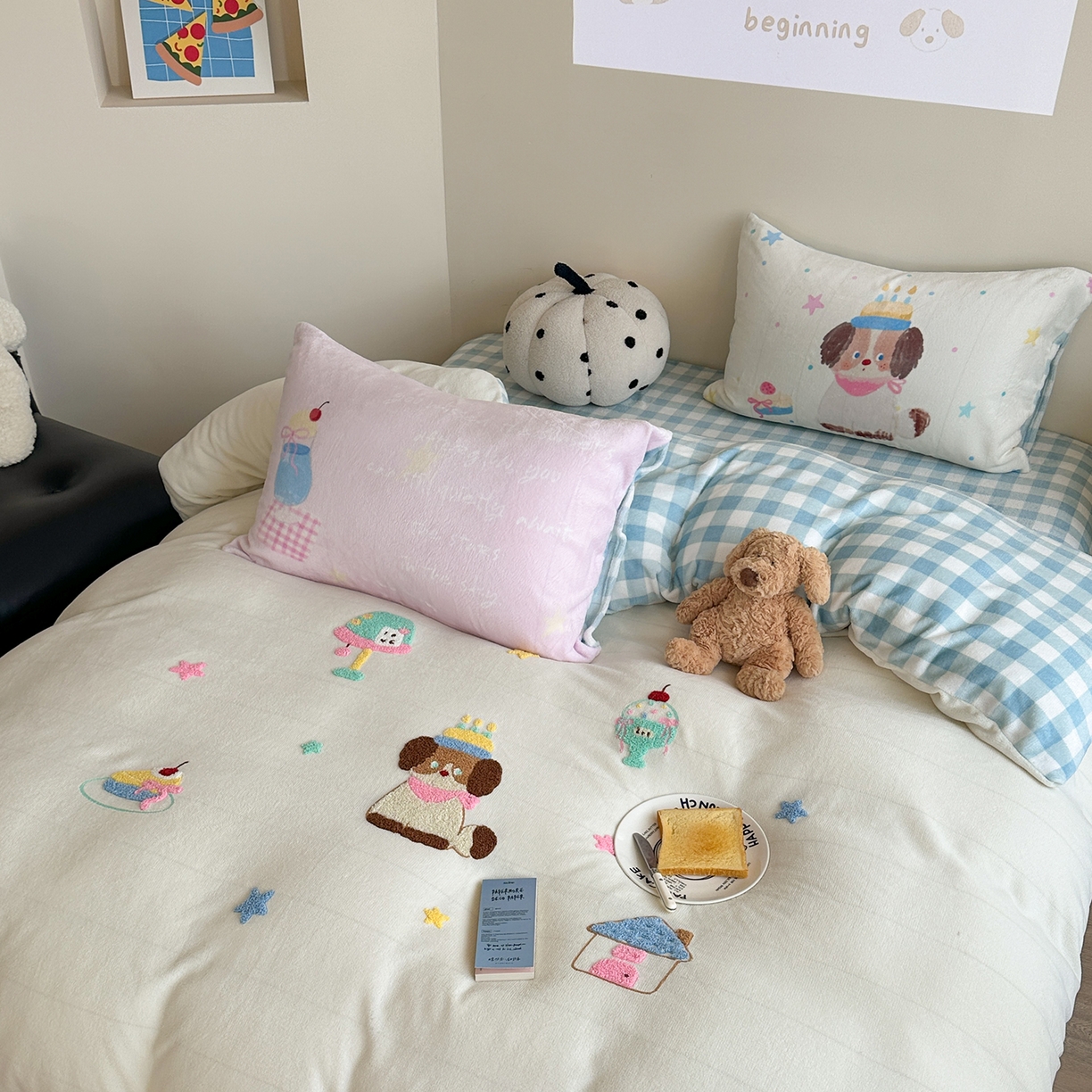 91家纺网 家纺一手货源 找家纺 美乐迪家纺 2025新款牛奶绒卡通绣花四件套 小狗的世界