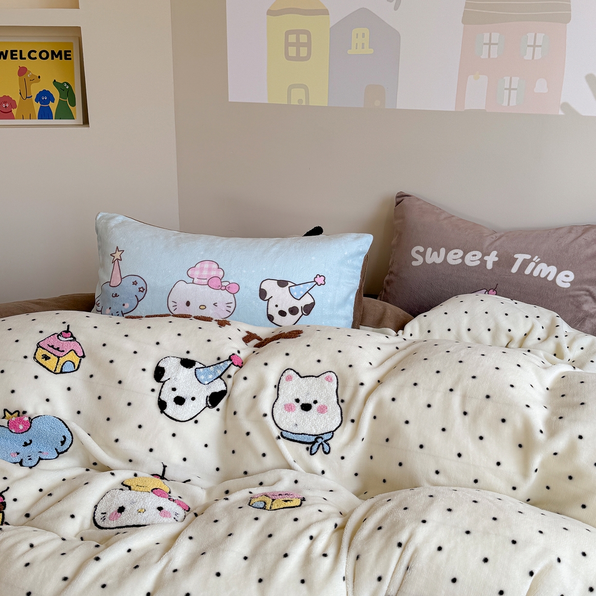 91家纺网 家纺一手货源 找家纺 美乐迪家纺 2025新款牛奶绒卡通绣花四件套 甜趣卡通