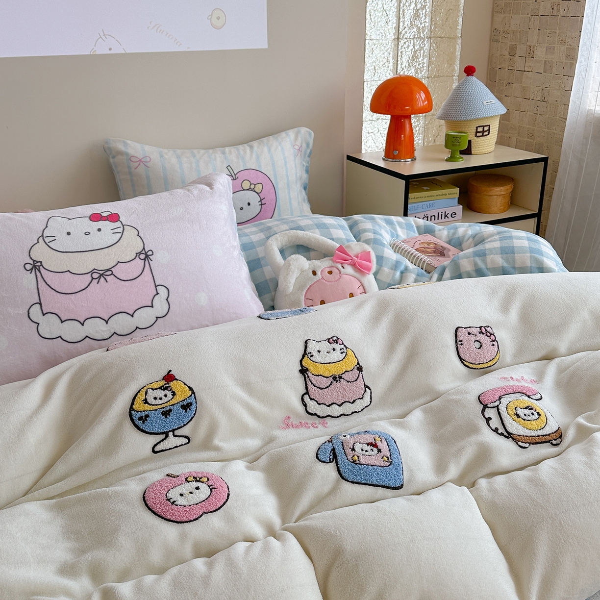 91家纺网 家纺一手货源 找家纺 美乐迪家纺 2025新款牛奶绒卡通绣花四件套 猫咪杂物社