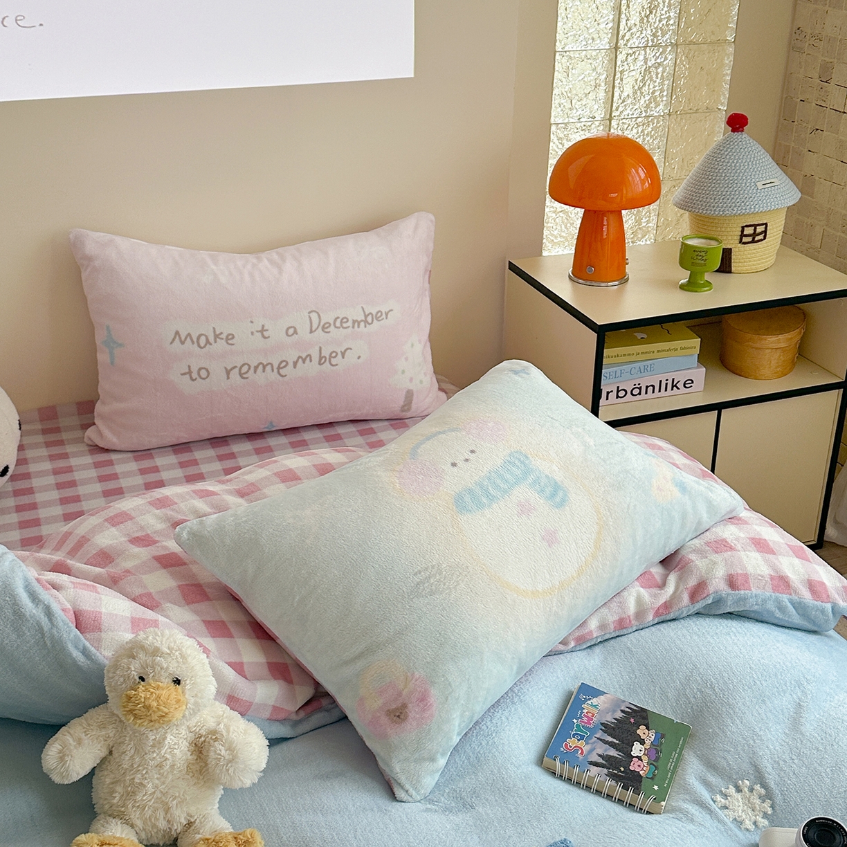 91家纺网 家纺一手货源 找家纺 美乐迪家纺 2025新款牛奶绒卡通绣花四件套 雪人童话