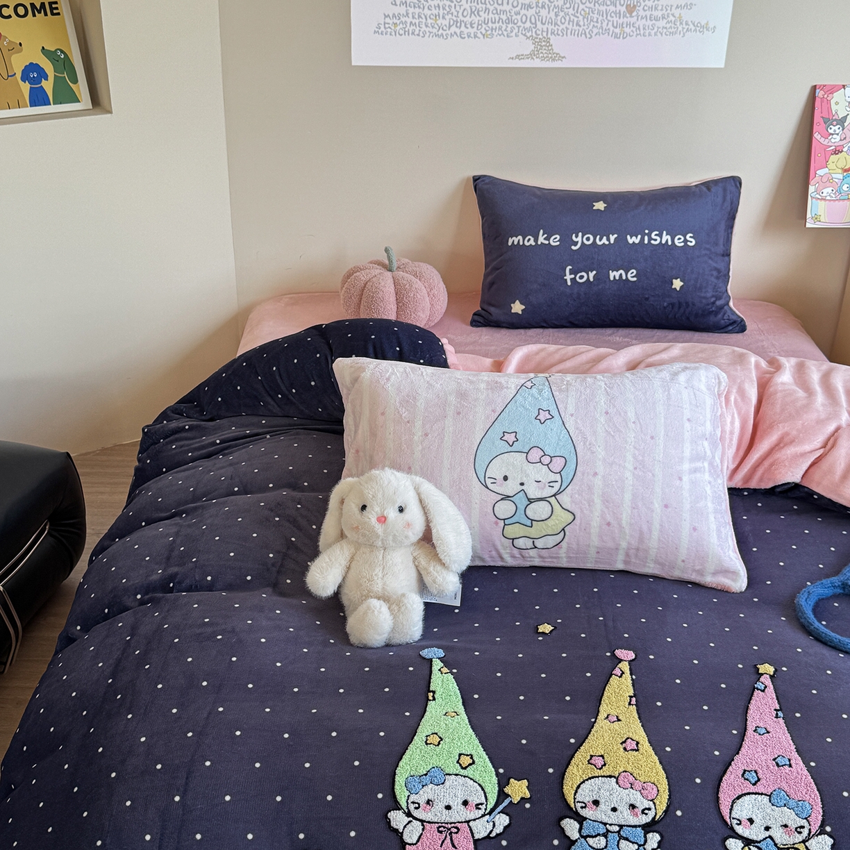 91家纺网 家纺一手货源 找家纺 美乐迪家纺 2025新款牛奶绒卡通绣花四件套 天使猫咪