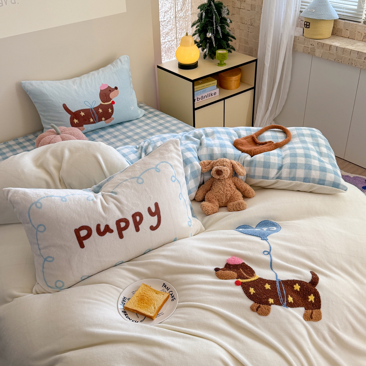 91家纺网 家纺一手货源 找家纺 美乐迪家纺 2025新款牛奶绒卡通绣花四件套 气球腊肠狗