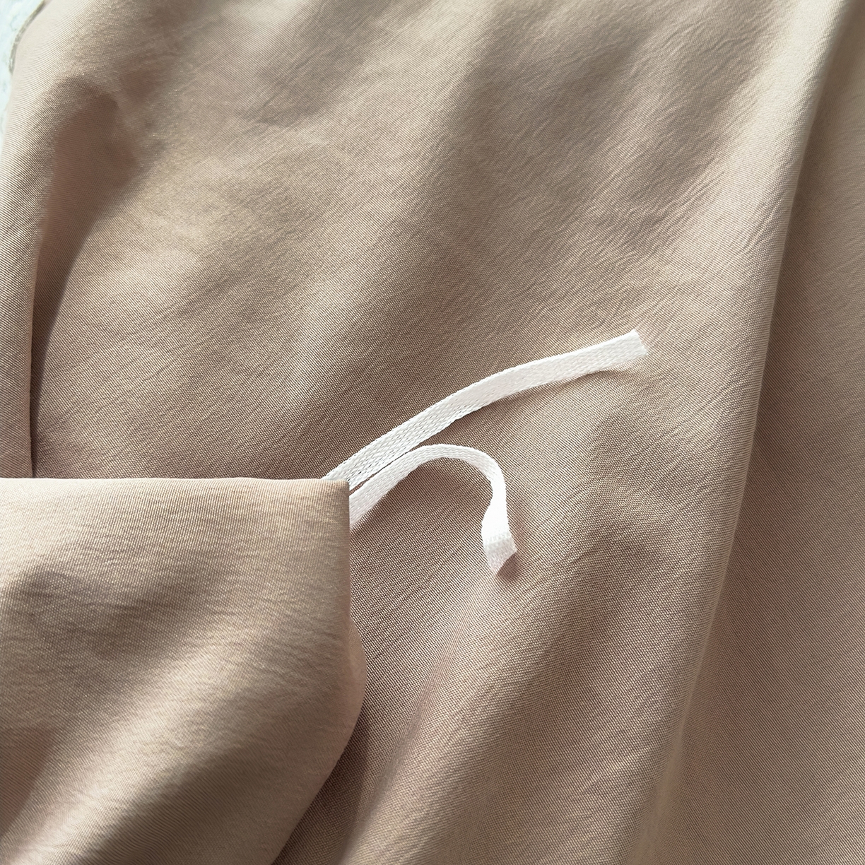 91家纺网 家纺一手货源 找家纺 灿哈 2025新款烫钻蕾丝花边水洗棉四件套 卡其咖