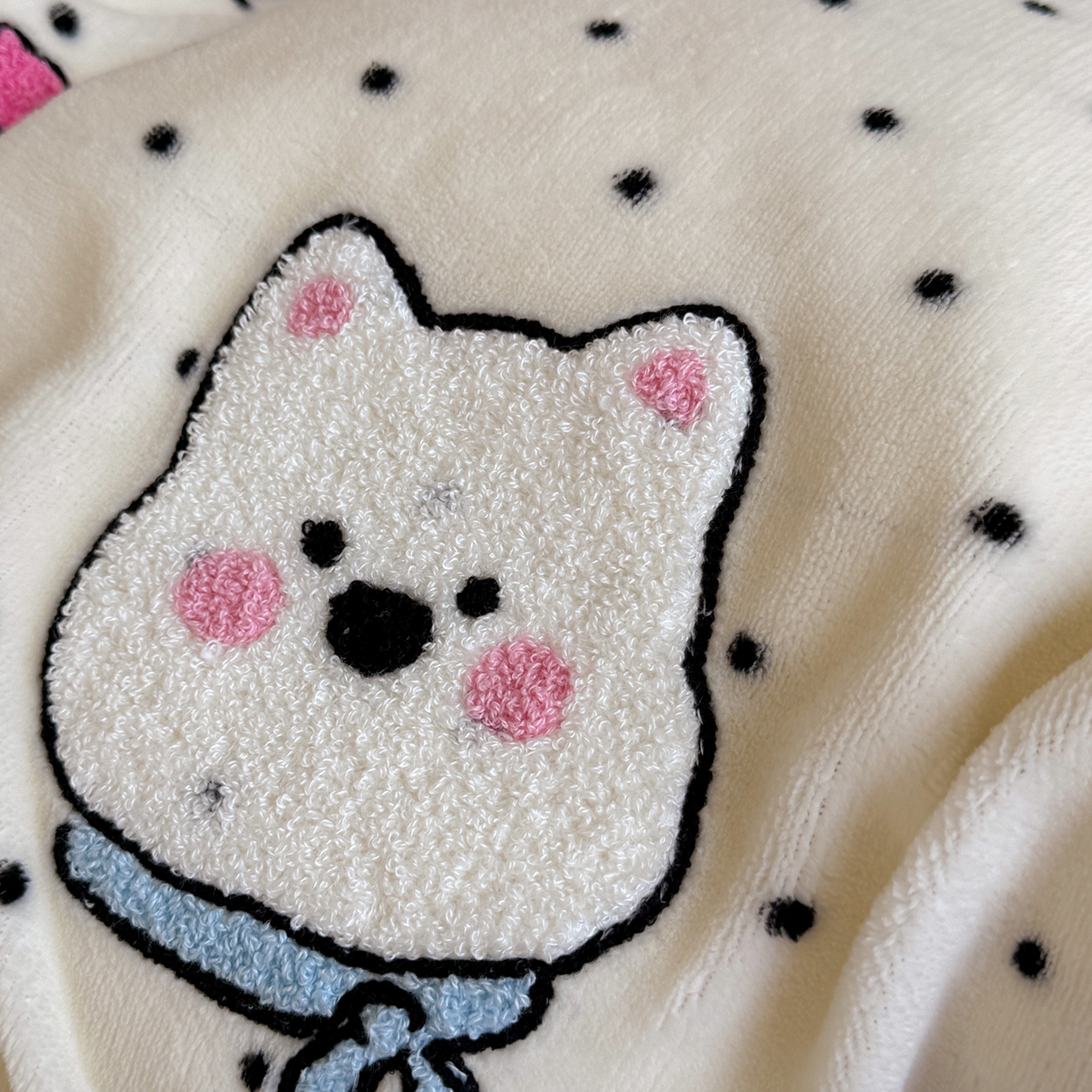 91家纺网 家纺一手货源 找家纺 美乐迪家纺 2025新款牛奶绒卡通绣花四件套 甜趣卡通