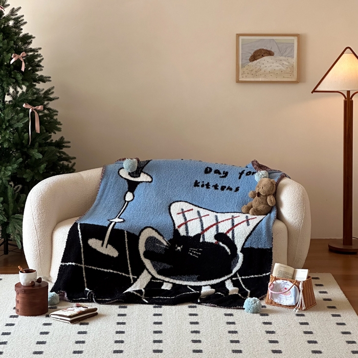 91家纺网 家纺一手货源 找家纺 Sweet dreams甜梦 2025新款轻奢高端毛球款半边绒针织毛毯 猫咪花瓶