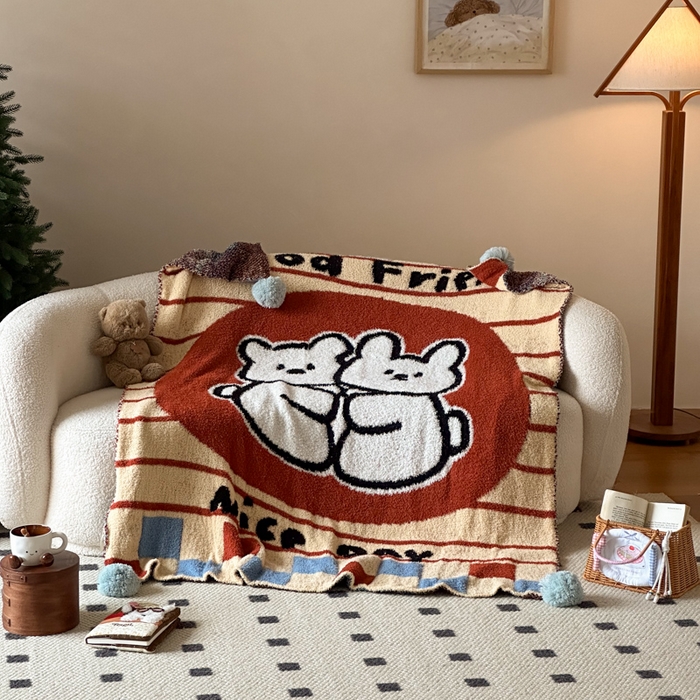 91家纺网 家纺一手货源 找家纺 Sweet dreams甜梦 2025新款轻奢高端毛球款半边绒针织毛毯 抱抱熊