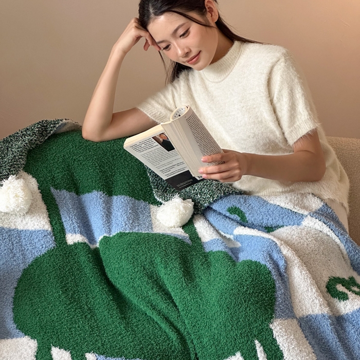 91家纺网 家纺一手货源 找家纺 Sweet dreams甜梦 2025新款轻奢高端毛球款半边绒针织毛毯 绿格子椅子