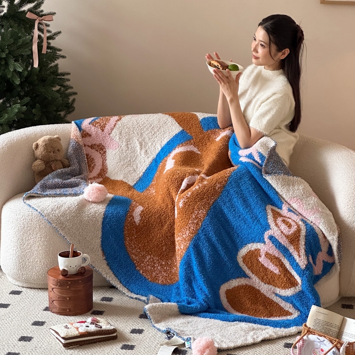 91家纺网 家纺一手货源 找家纺 Sweet dreams甜梦 2025新款轻奢高端毛球款半边绒针织毛毯 早晨的咖啡