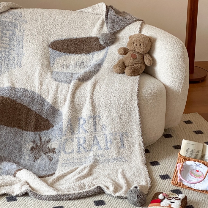 91家纺网 家纺一手货源 找家纺 Sweet dreams甜梦 2025新款轻奢高端毛球款半边绒针织毛毯 休闲时光