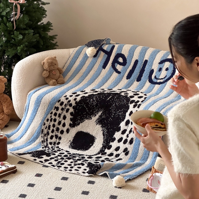 91家纺网 家纺一手货源 找家纺 Sweet dreams甜梦 2025新款轻奢高端毛球款半边绒针织毛毯 气质狗狗