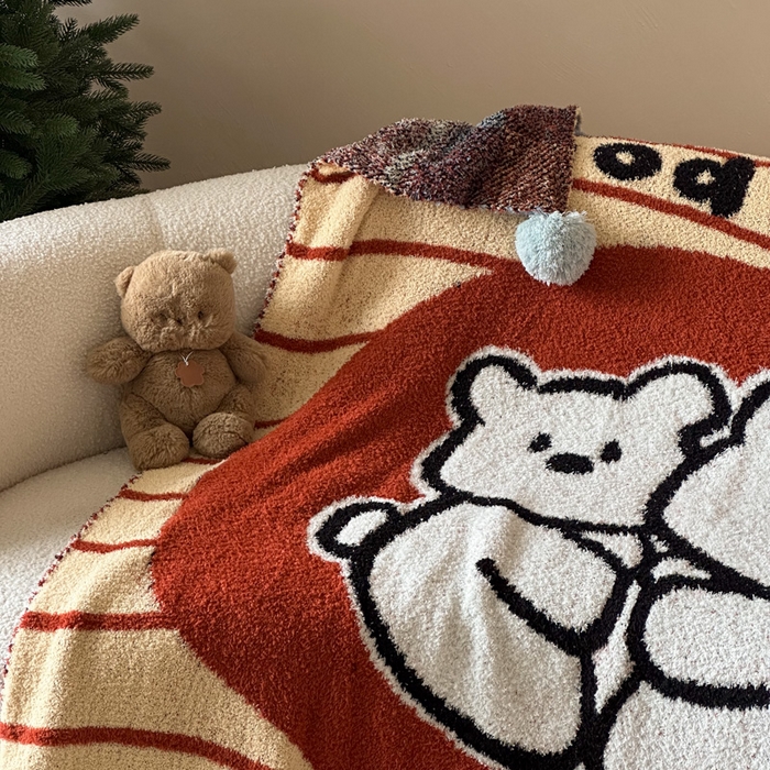 91家纺网 家纺一手货源 找家纺 Sweet dreams甜梦 2025新款轻奢高端毛球款半边绒针织毛毯 抱抱熊