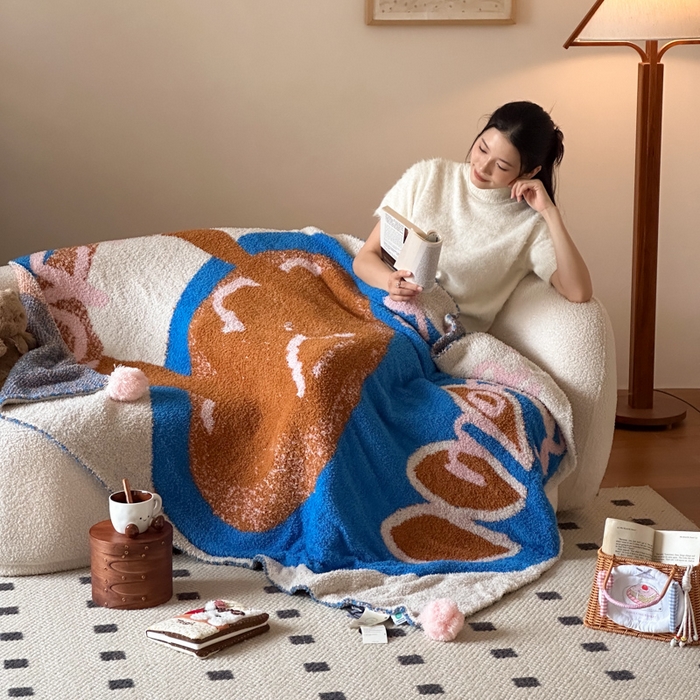 91家纺网 家纺一手货源 找家纺 Sweet dreams甜梦 2025新款轻奢高端毛球款半边绒针织毛毯 早晨的咖啡