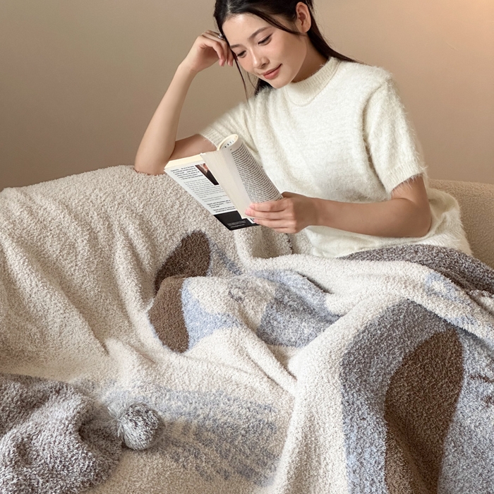 91家纺网 家纺一手货源 找家纺 Sweet dreams甜梦 2025新款轻奢高端毛球款半边绒针织毛毯 休闲时光