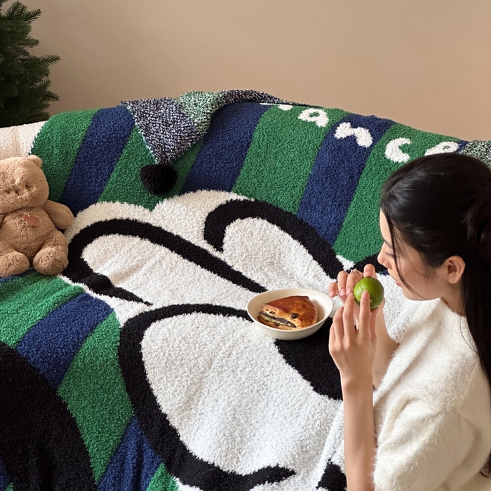 91家纺网 家纺一手货源 找家纺 Sweet dreams甜梦 2025新款轻奢高端毛球款半边绒针织毛毯 条纹花朵