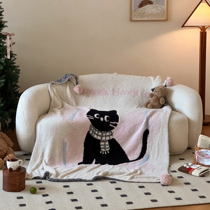 91家纺网 家纺一手货源 找家纺 Sweet dreams甜梦 2025新款轻奢高端毛球款半边绒针织毛毯 黑猫的梦想