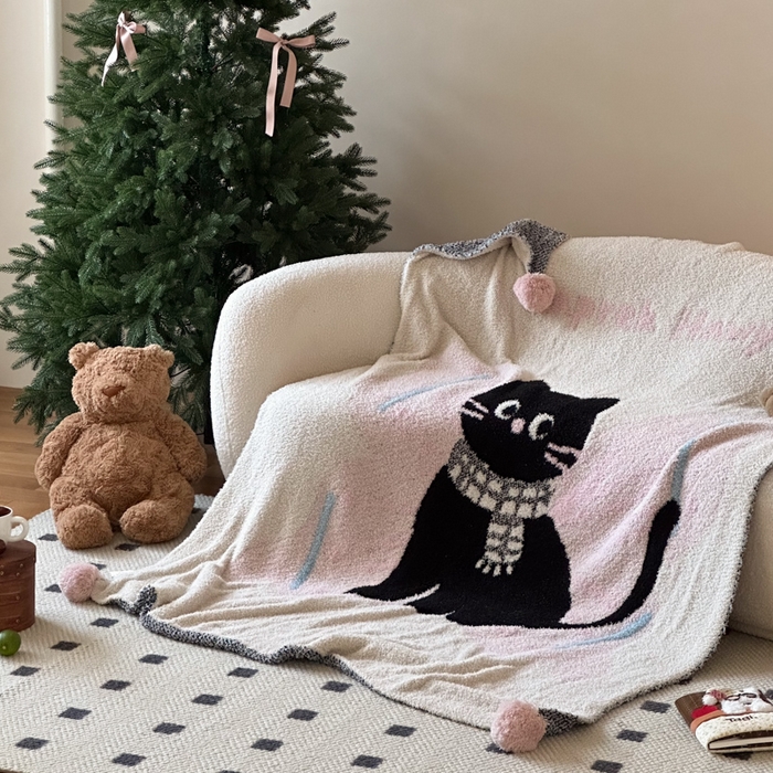 91家纺网 家纺一手货源 找家纺 Sweet dreams甜梦 2025新款轻奢高端毛球款半边绒针织毛毯 黑猫的梦想