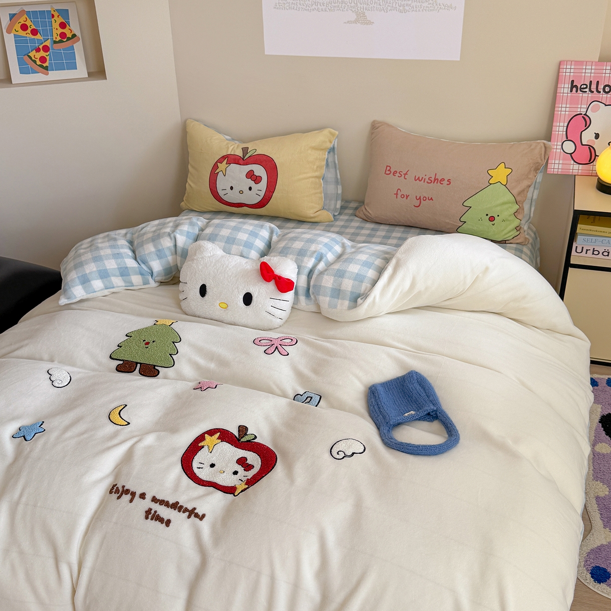 91家纺网 家纺一手货源 找家纺 美乐迪家纺 2025新款牛奶绒卡通绣花四件套 苹果猫