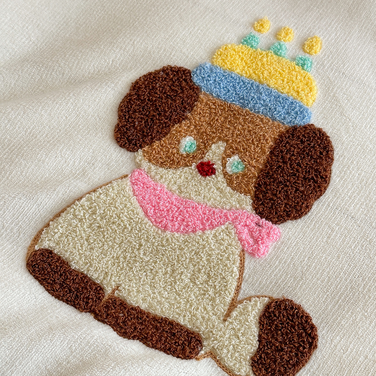 91家纺网 家纺一手货源 找家纺 美乐迪家纺 2025新款牛奶绒卡通绣花四件套 小狗的世界