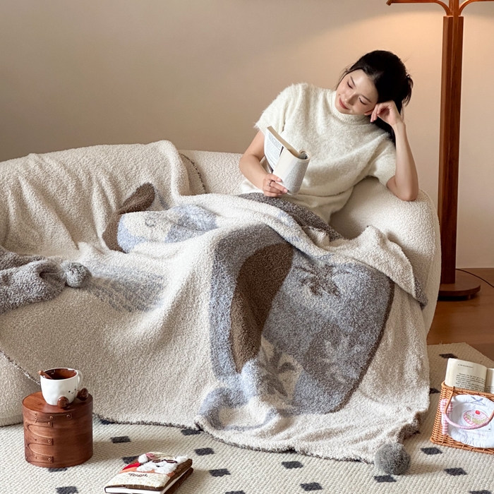 91家纺网 家纺一手货源 找家纺 Sweet dreams甜梦 2025新款轻奢高端毛球款半边绒针织毛毯 休闲时光