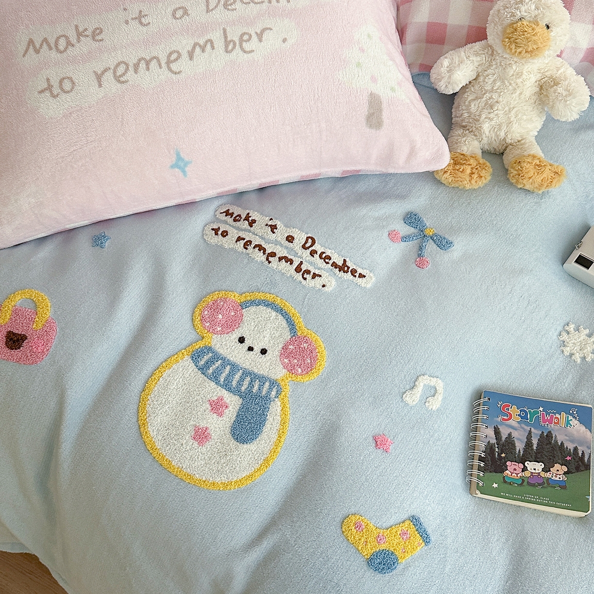 91家纺网 家纺一手货源 找家纺 美乐迪家纺 2025新款牛奶绒卡通绣花四件套 雪人童话