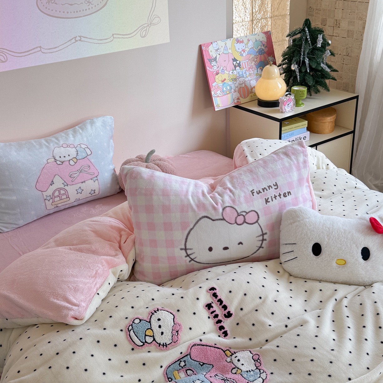 91家纺网 家纺一手货源 找家纺 美乐迪家纺 2025新款牛奶绒卡通绣花四件套 猫咪小屋