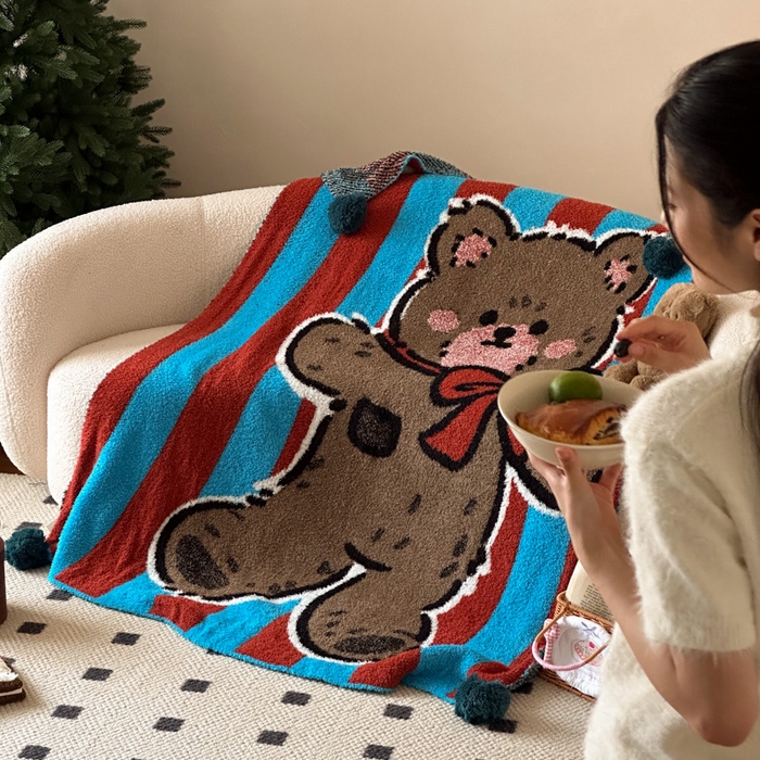 91家纺网 家纺一手货源 找家纺 Sweet dreams甜梦 2025新款轻奢高端毛球款半边绒针织毛毯 蝴蝶结小熊