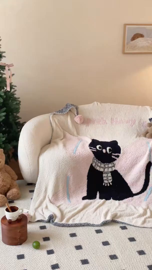 91家纺网 家纺一手货源 找家纺 Sweet dreams甜梦 2025新款轻奢高端毛球款半边绒针织毛毯 黑猫的梦想