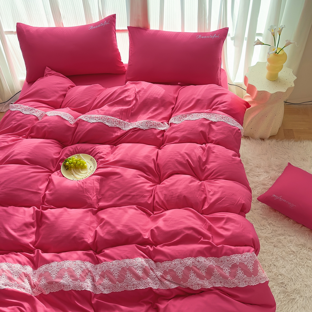 91家纺网 家纺一手货源 找家纺 灿哈 2025新款烫钻蕾丝花边水洗棉四件套 玫瑰红