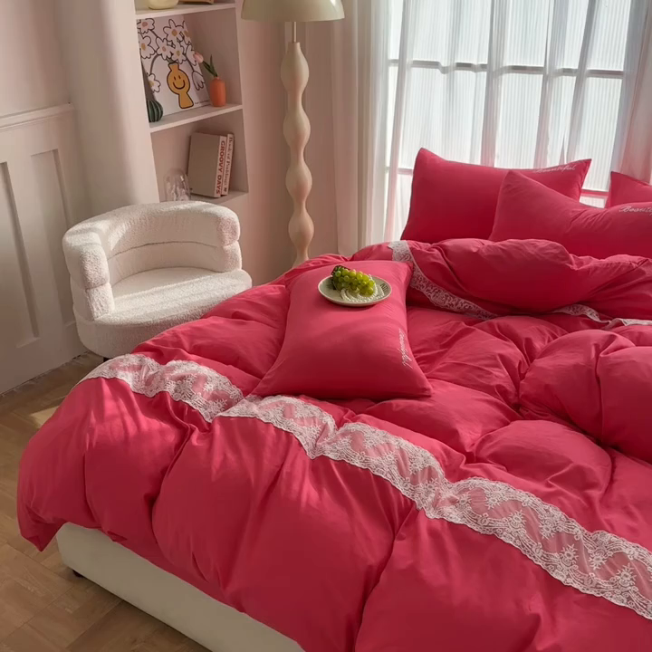 91家纺网 家纺一手货源 找家纺 灿哈 2025新款烫钻蕾丝花边水洗棉四件套 玫瑰红