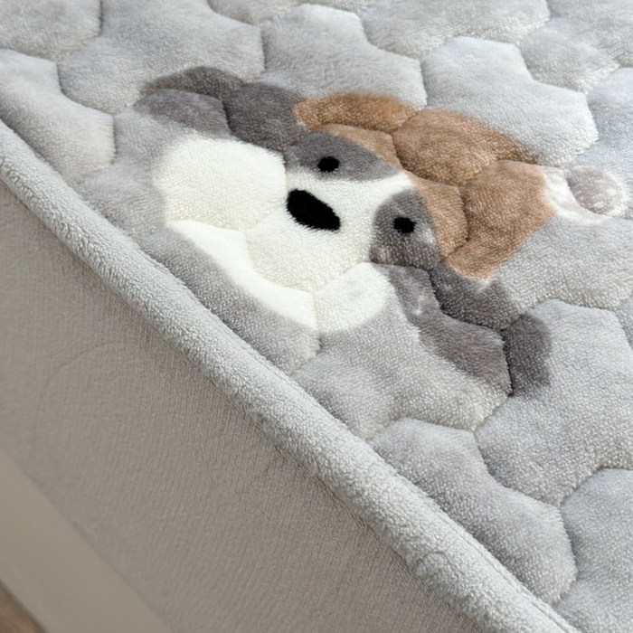 91家纺网 家纺一手货源 找家纺 Sweet dreams甜梦 2025新款高克重牛奶绒印花夹棉床笠 帽子狗狗