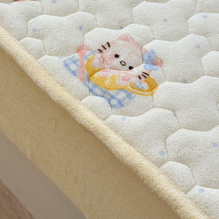 91家纺网 家纺一手货源 找家纺 Sweet dreams甜梦 2025新款高克重牛奶绒印花夹棉床笠 蛋糕猫猫