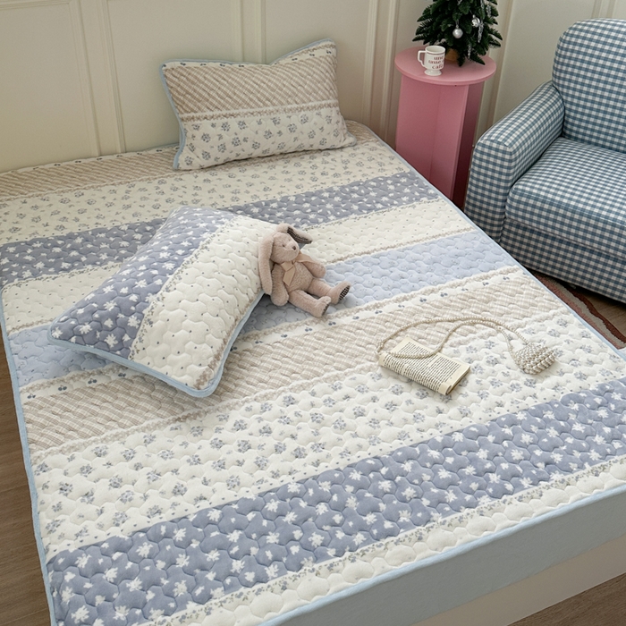 91家纺网 家纺一手货源 找家纺 Sweet dreams甜梦 2025新款高克重牛奶绒印花夹棉床笠 条纹花花