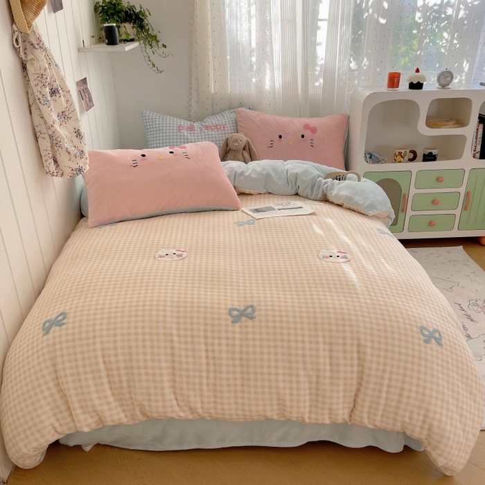 顾里家纺 2025新款格子猫咪毛巾绣牛奶绒套件 黄格猫咪